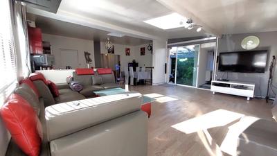 Maison - 98 m² - 3 pièces