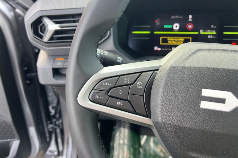 Dacia Duster Hybrid 155 Expression