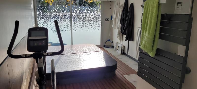 Propriété - 250 m² - 9 pièces