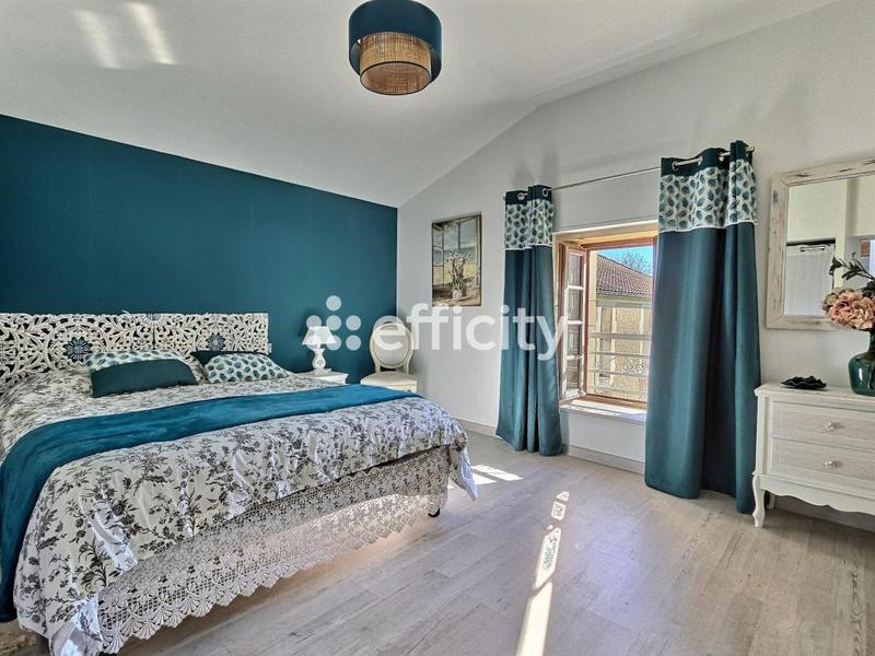 Maison - 204 m² - 6 pièces