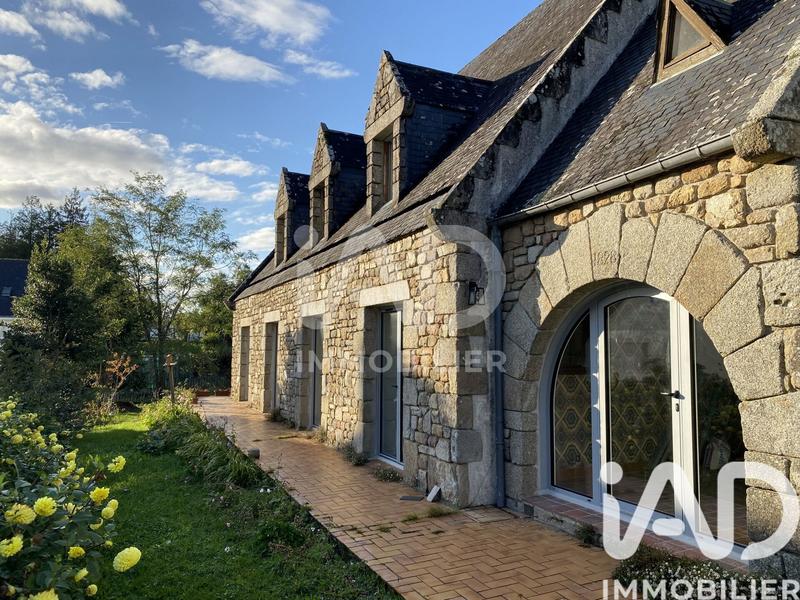 Maison - 224 m² - 7 pièces