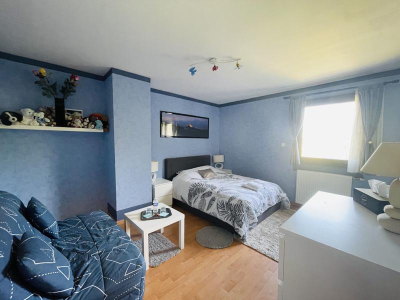 Pavillon - 256 m² - 8 pièces