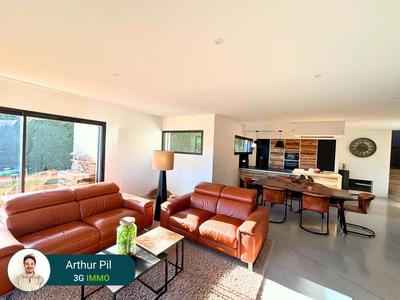 Maison - 145 m² - 4 pièces