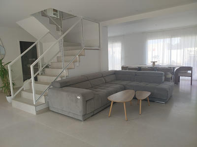 Maison - 170 m² - 8 pièces