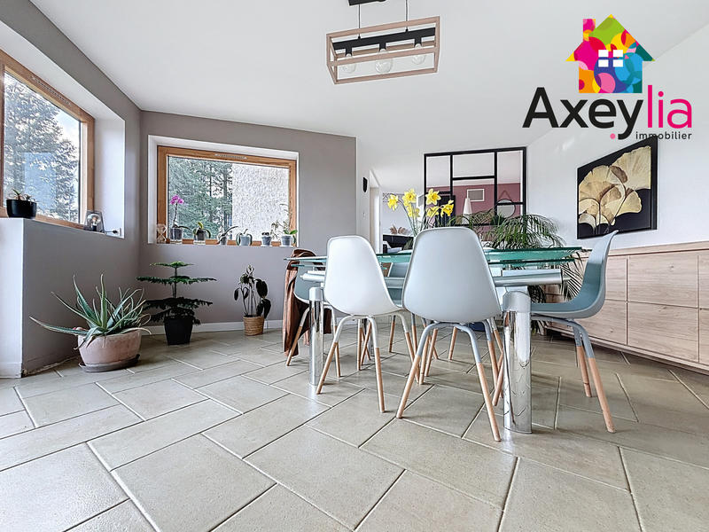 Maison - 195 m² - 8 pièces