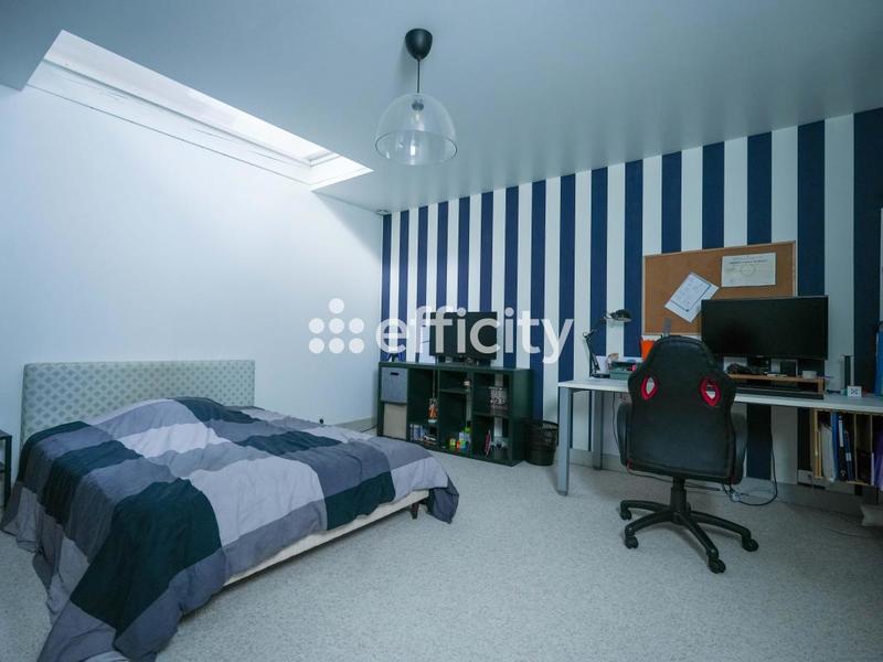 Demeure - 380 m² - 6 pièces