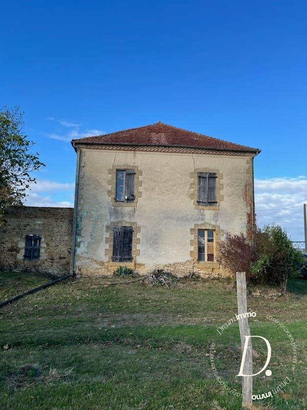 Maison - 200 m² - 9 pièces