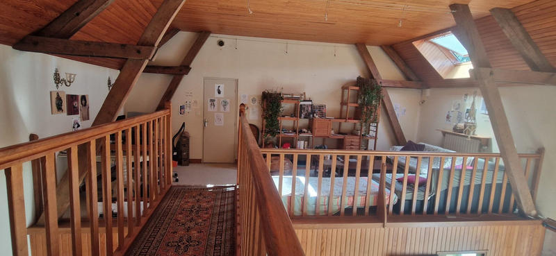 Maison - 216 m² - 6 pièces