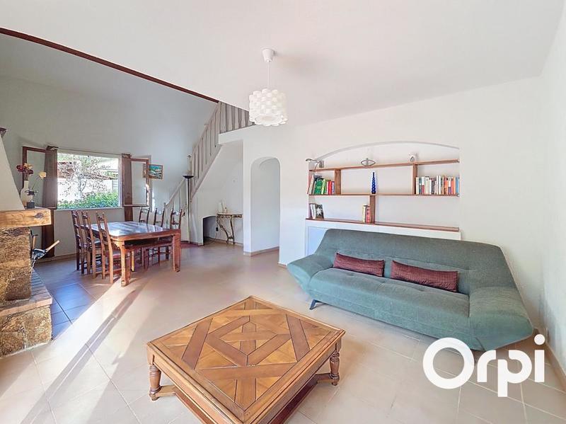 Maison - 208 m² - 6 pièces