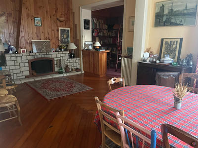 Maison - 215 m² - 10 pièces