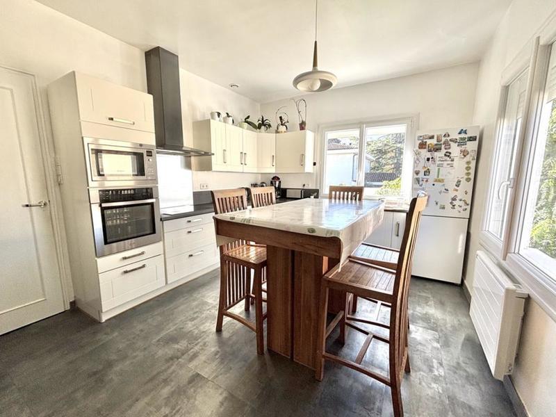 Maison - 185 m² - 6 pièces