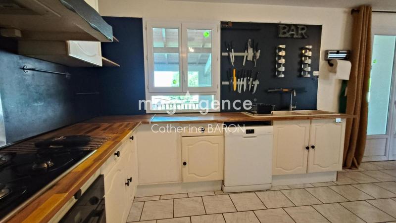 Maison traditionnelle - 212 m² - 8 pièces