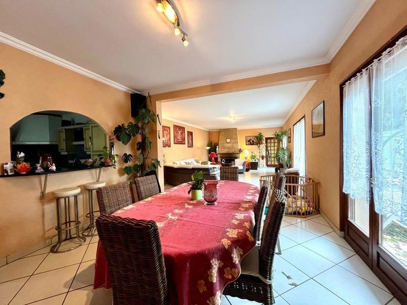 Maison - 313 m² - 9 pièces
