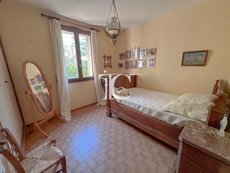 Maison - 187 m² - 8 pièces