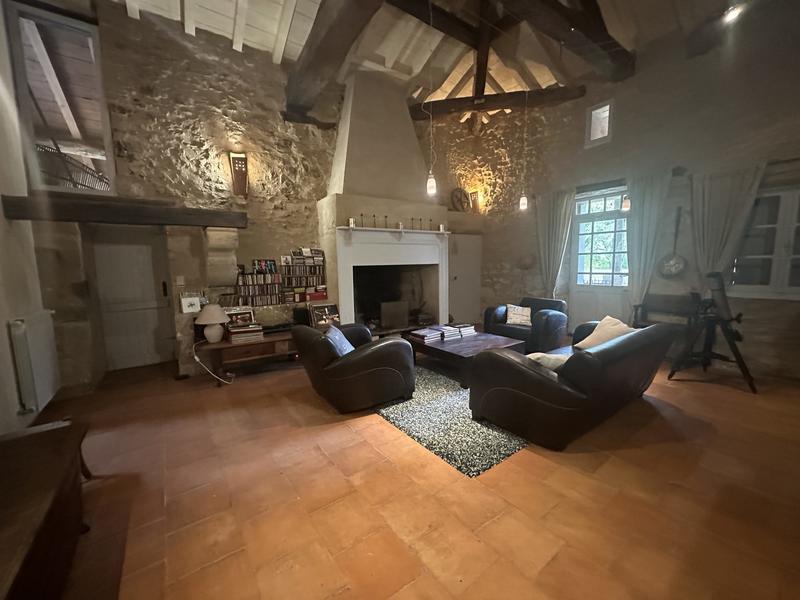 Maison - 216 m² - 5 pièces