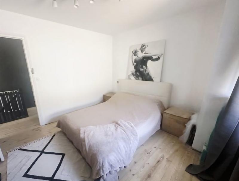 Villa - 262 m² - 9 pièces