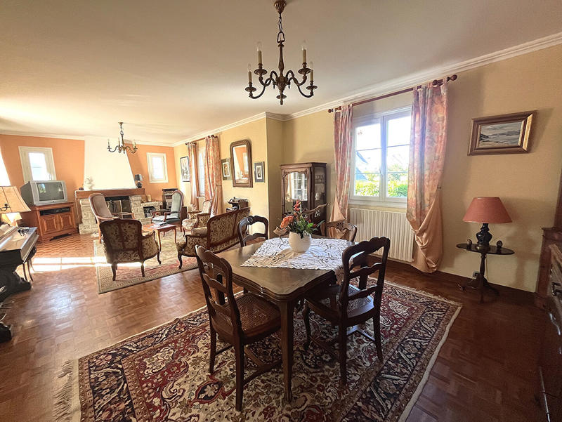 Maison - 152 m² - 7 pièces