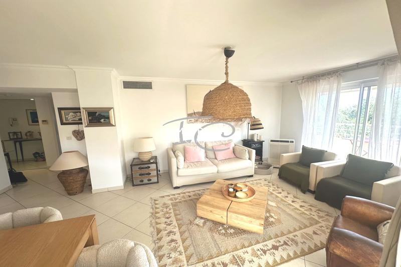 Appartement - 80 m² - 4 pièces