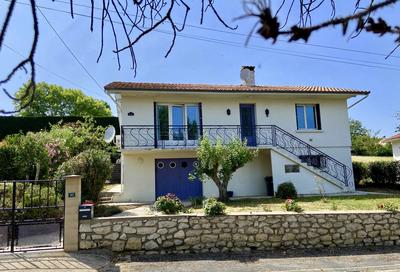 Maison - 77 m² - 8 pièces