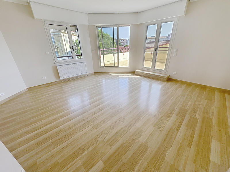 Appartement - 79 m² - 3 pièces