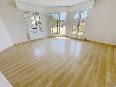 Appartement - 79 m² - 3 pièces