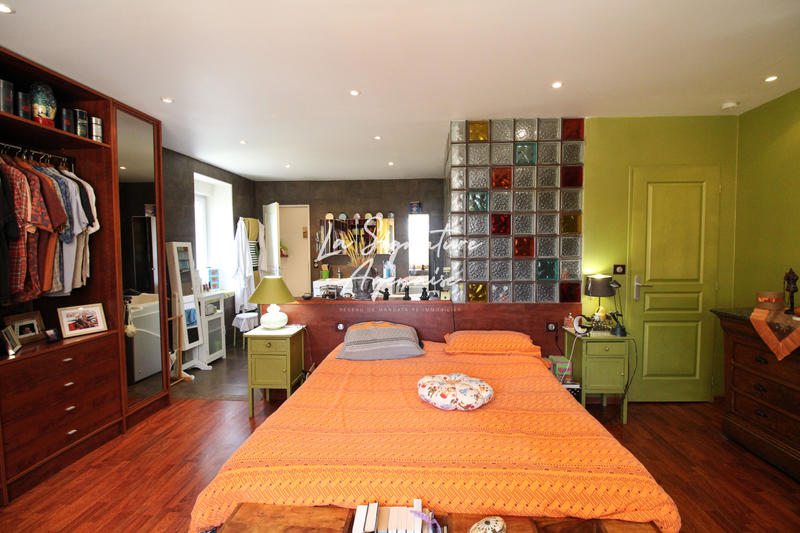 Maison - 275 m² - 8 pièces