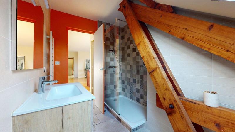 Maison - 225 m² - 8 pièces