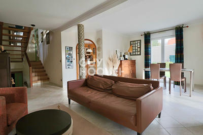 Maison - 121 m² - 6 pièces