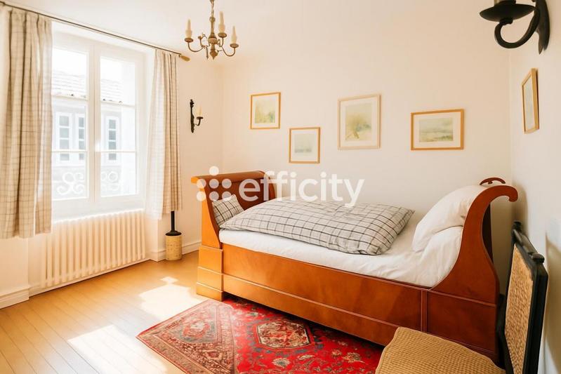 Maison bourgeoise - 210 m² - 10 pièces