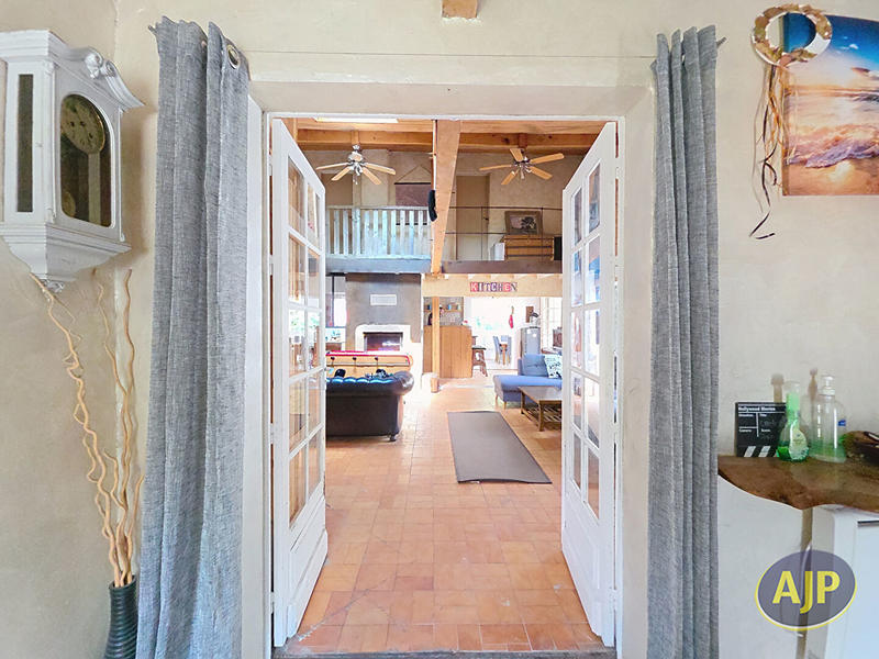 Maison - 174 m² - 7 pièces