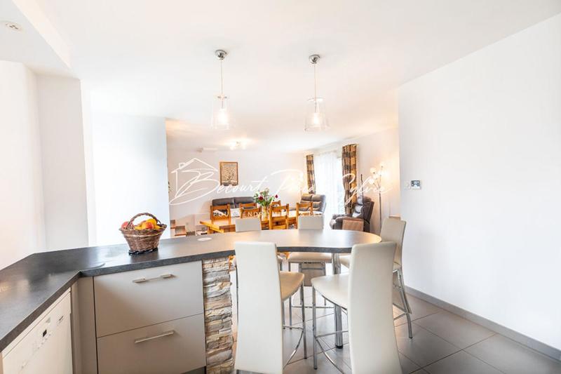 Maison - 90 m² - 5 pièces