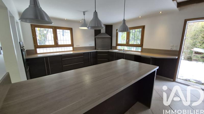 Maison - 140 m² - 6 pièces