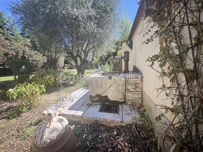 Maison - 225 m² - 12 pièces