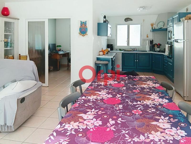 Maison - 242 m² - 9 pièces