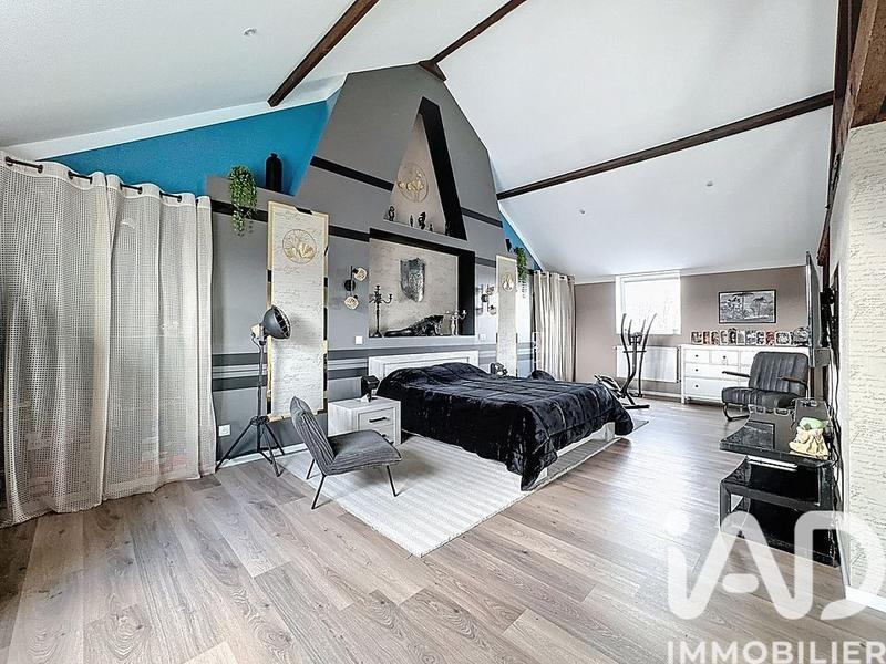 Maison - 247 m² - 10 pièces