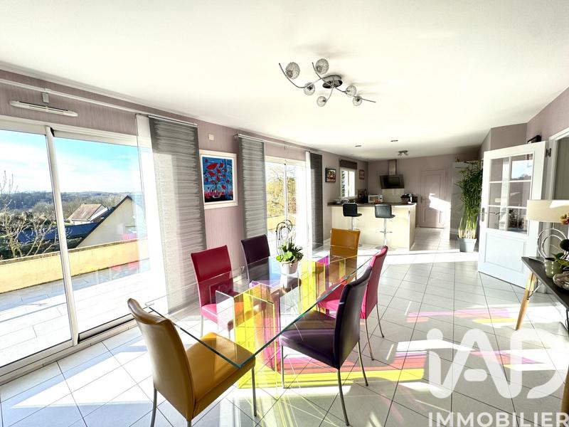 Maison - 210 m² - 7 pièces