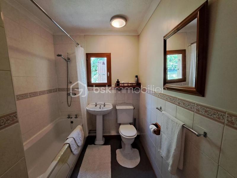 Propriété - 550 m² - 22 pièces