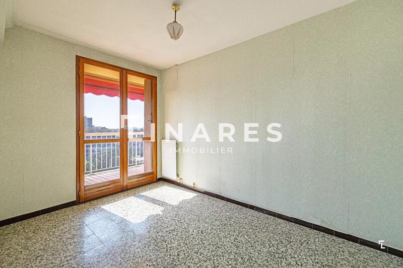 Appartement - 94 m² - 5 pièces