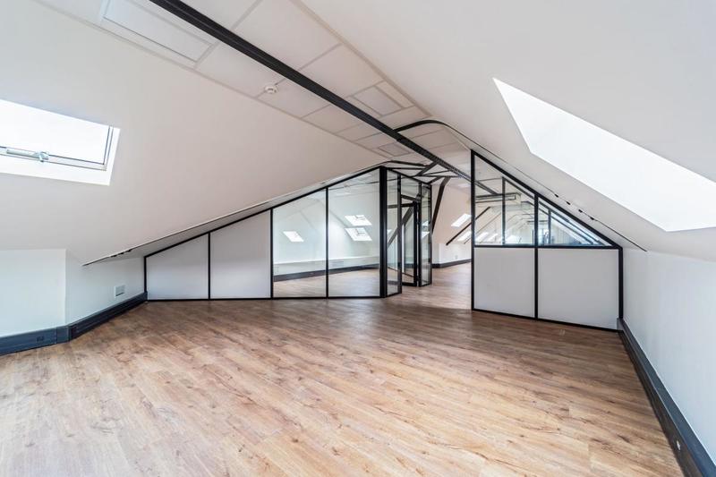 Bureau - 358 m² - 2 pièces