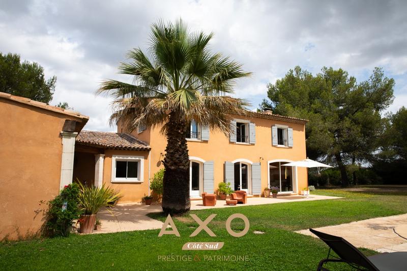 Maison - 224 m² - 7 pièces