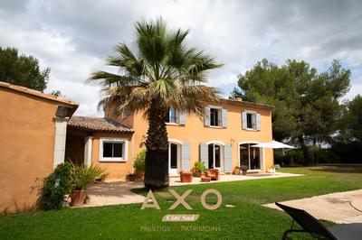 Maison - 224 m² - 7 pièces