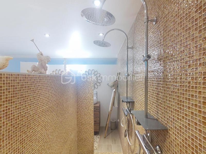 Demeure - 310 m² - 8 pièces