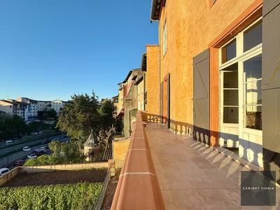 Appartement - 189 m² - 5 pièces