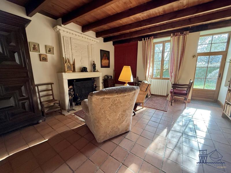 Maison ancienne - 225 m² - 8 pièces