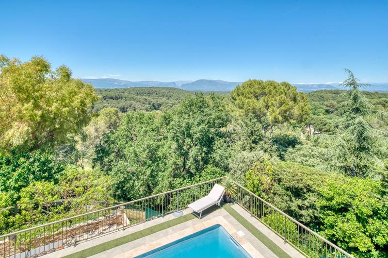 Propriété - 255 m²