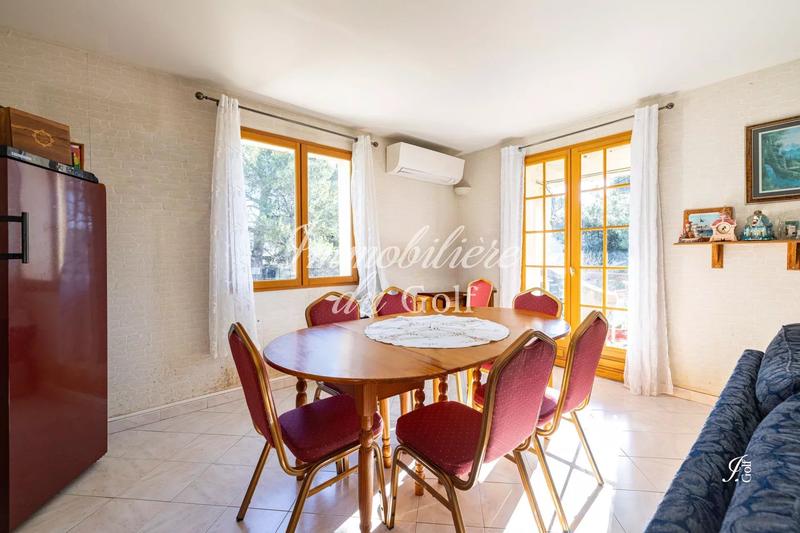 Maison - 213 m² - 12 pièces