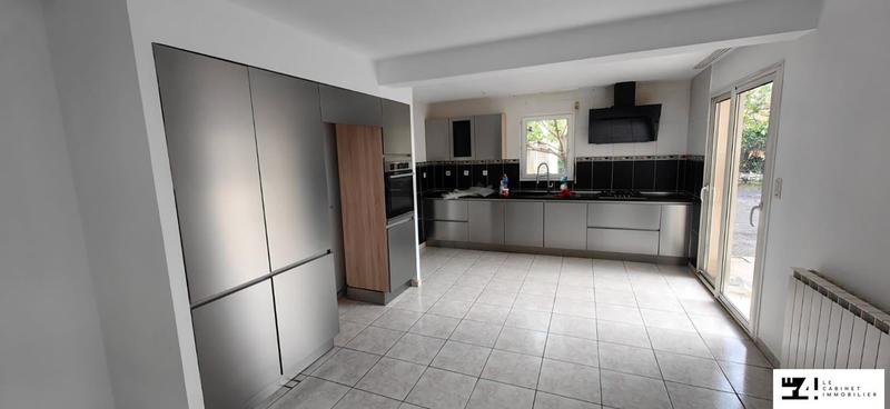 Maison traditionnelle - 141 m² - 5 pièces