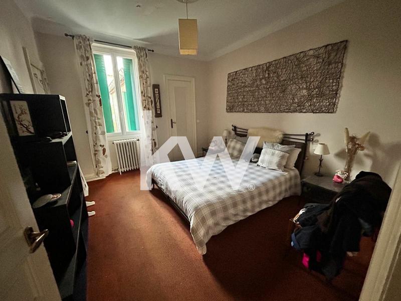 Maison de ville - 220 m² - 9 pièces