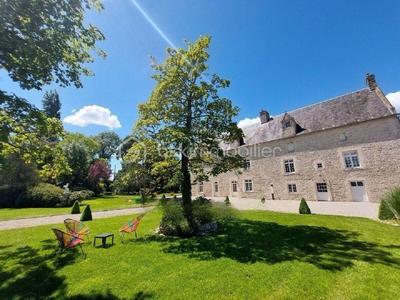 Maison - 540 m² - 14 pièces