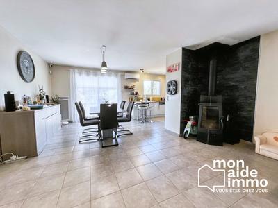 Maison - 98 m² - 5 pièces